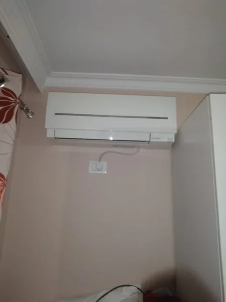 Jepet me qera Apartamenti 2+1+2  430 euro, Yzberisht prane KMY.