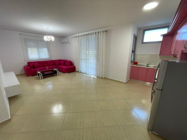 SHITET APARTAMENT 1+1 90 M2 LUNGOMARE VLORE