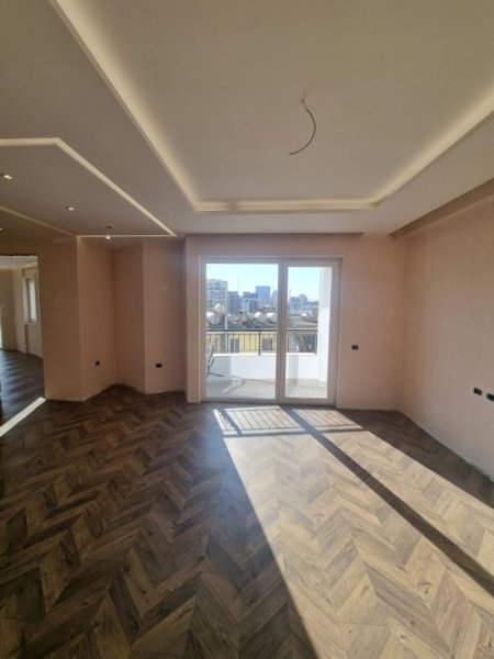 Jepet apartament me qera per zhvillim biznesi te kafe Flora