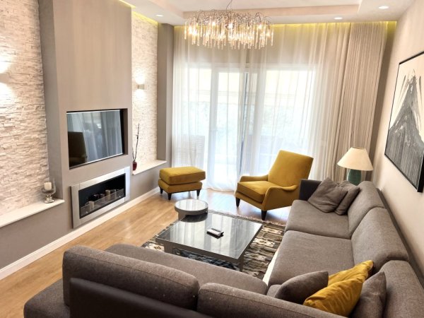 QIRA APARTAMENT 2+1+2 - KOPSHTI BOTANIK