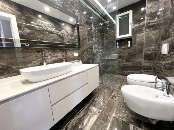 QIRA APARTAMENT 2+1+2 - KOPSHTI BOTANIK