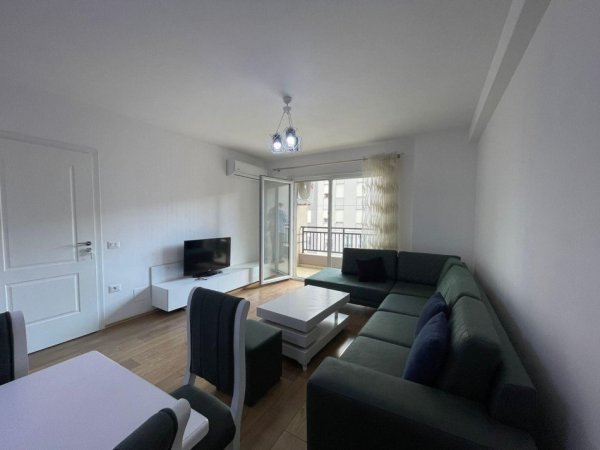 Tirane, jepet me qera apartament 2+1+2  450 Euro (ASTIR VILA L2)