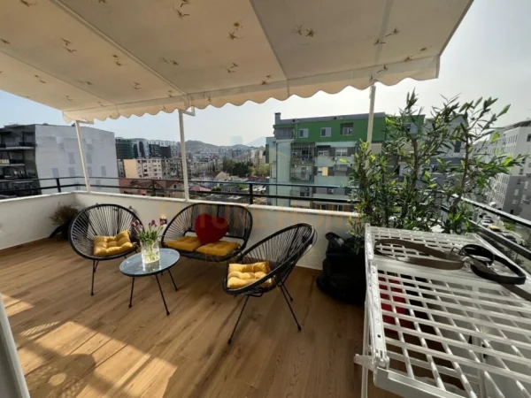 Shitet, Apartament 2+1+2,Rruga "Frosina Plaku",Tirane