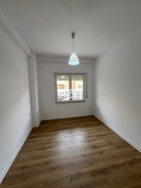 📍Komuna e Parisit, shitet Apartament 2+1+2, 160m