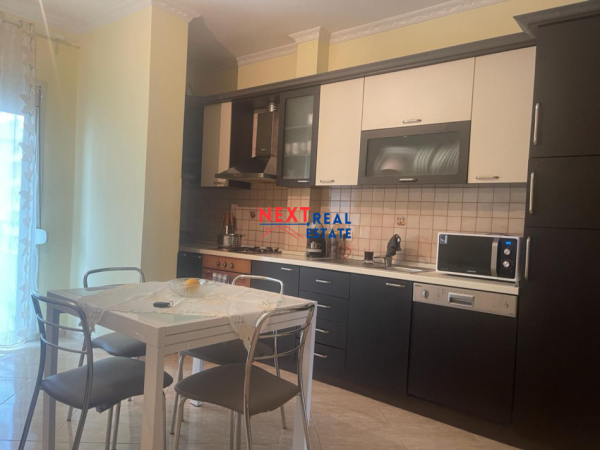 JEPET ME QERA AFATGJATE APARTAMENT 2+1 ME PAMJE DETI NE LUNGOMARE, VLORE