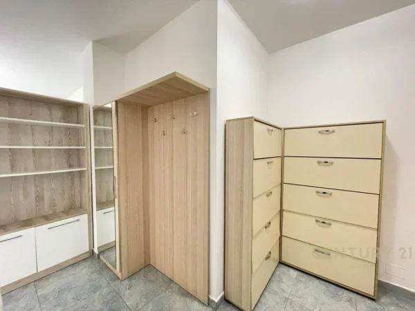 JEPET ME QIRA, APARTAMENT 1+1, LIQENI I THATE