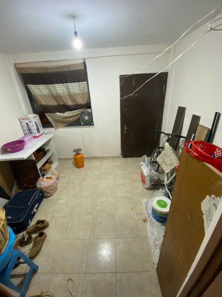 Shitet apartament 2+1 ne Kombinat, 57'500 Euro