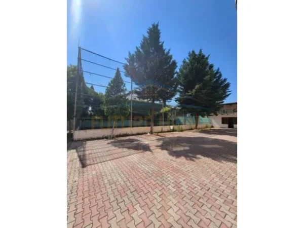 Shitet, Ambjent ,Autostrada Tiranë-Durrës Tiranë UNA26450