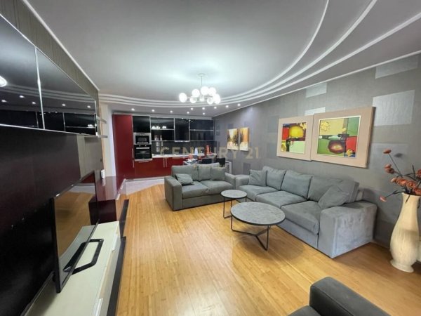 JEPET ME QIRA SUPER APARTAMENT 2+1+2 +GARAZH PRANE AMBASADES AMERIKANE, TIRANE!, 1000euro