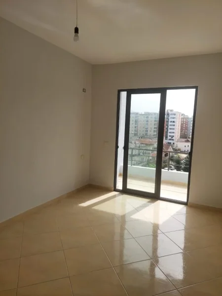 Jepet Shtepi  me qera,    ne Pallat i Ri 2+1      ID   11909