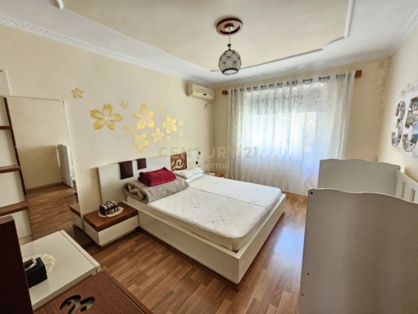 Shesim apartament 2+1 tek Rr. 'Margarita Tutulani'