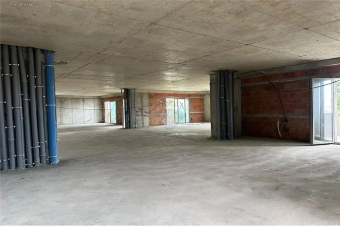 Ofrojme per qira ambient tek Lion Park