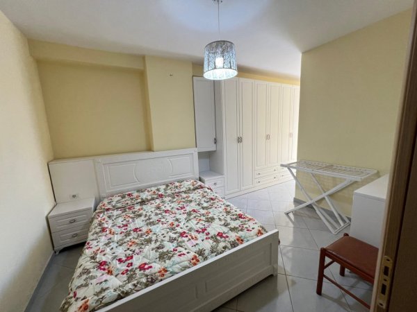 Jepet me qera Apartamenti 2+1 - Astir pranë Vilës L