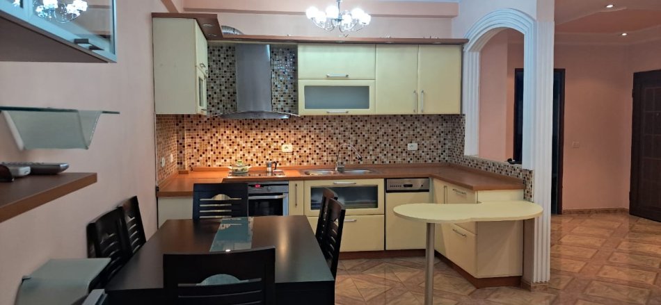 Apartament 2+1 me qera - Laprak