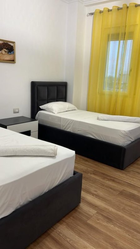 Apartament me qera tek Pazari i ri 2+1 !