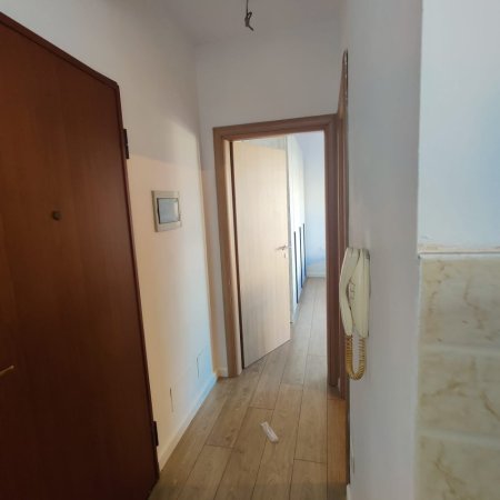 JEPET ME QERA APARTAMENT 1+1 500 EURO RRUGA E KAVAJES