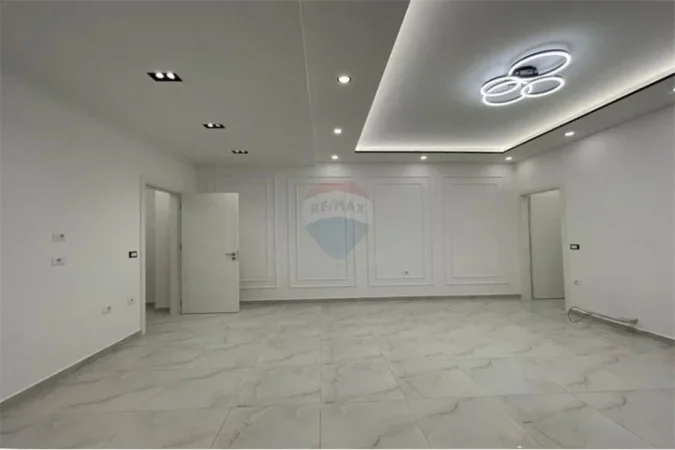 Jepet ambjent per biznes 3+1 ne Astir