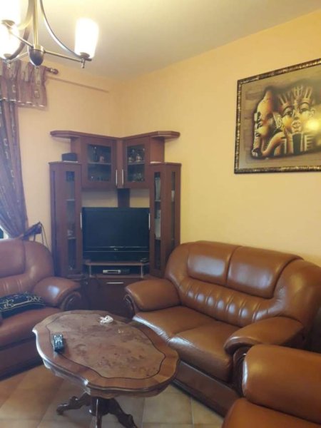 Tirane, jepet me qera apartament 3+1+BLK Kati 4, 400 Euro (Gjin Gjergji)
