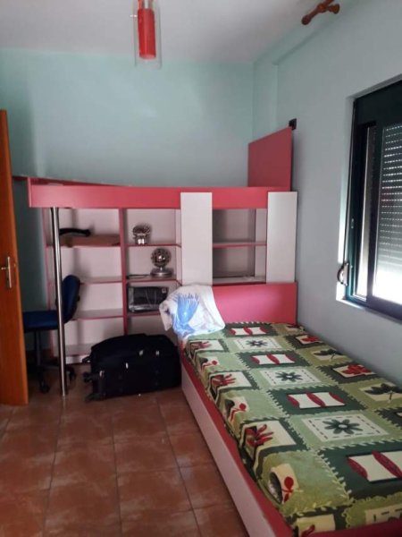 Tirane, jepet me qera apartament 3+1+BLK Kati 4, 400 Euro (Gjin Gjergji)