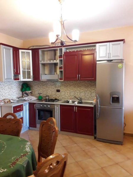 Tirane, jepet me qera apartament 3+1+BLK Kati 4, 120 m² 400 Euro (Gjin Gjergji)