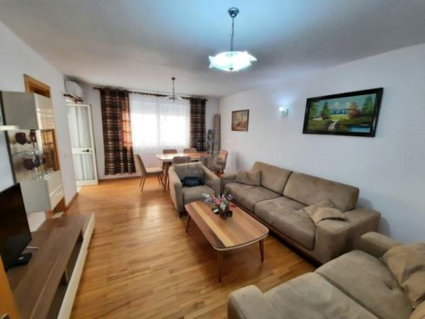 Tirane, jepet me qera apartament 2+1+BLK Kati 2, 125 m² 600 Euro (Blloku)