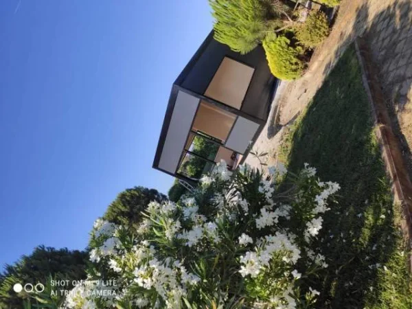 Tirane, Montime Ulluqe