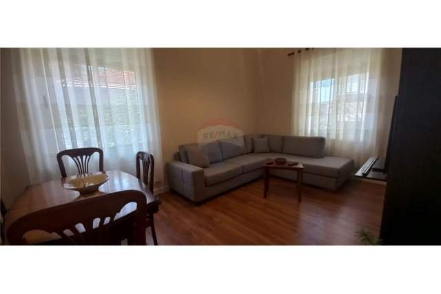 Tirane, jepet me qera apartament 1+1+A Kati 2, 72 m² 450 Euro (Stadiumi Dinamo)