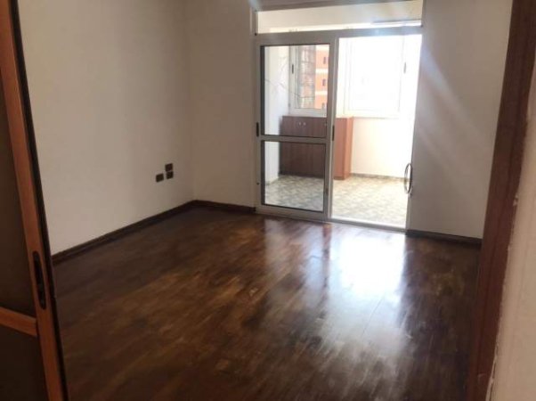 Tirane, jepet me qera apartament 2+1+BLK Kati 3, 105 m² 35.000 Leke (5 maji)