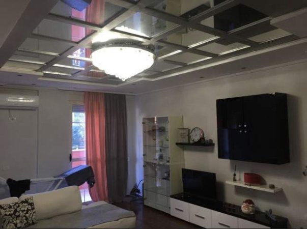 Tirane, jepet me qera apartament 3+1+BLK Kati 2, 115 m² 320 Euro (Rruga per tek teleferiku)