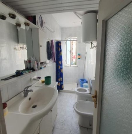 Tirane, jepet me qera apartament 2+1+BLK Kati 5, 95 m² 40.000 Leke (Maliq Muco)