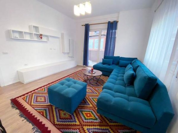 Tirane, jepet me qera apartament 2+1+BLK Kati 4, 100 m² 500 Euro (kodra e diellit)
