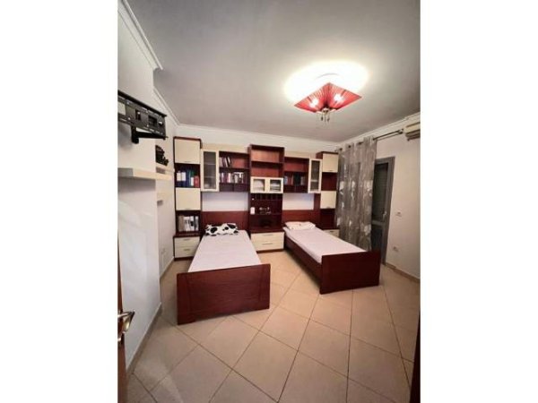 Tirane, jepet me qera apartament 2+1+BLK Kati 9, 120 m² 600 Euro (Zogut të Zi)