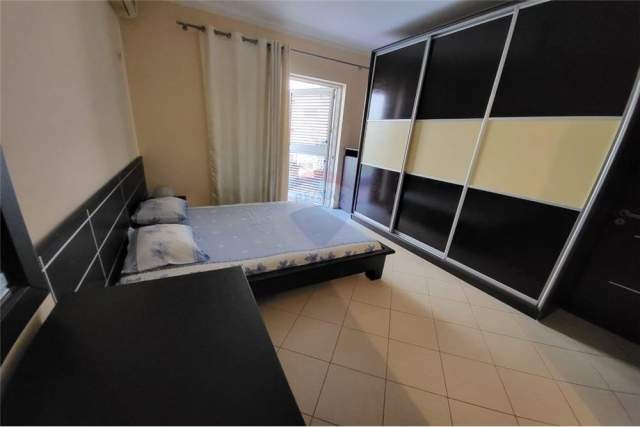 Tirane, jepet me qera apartament 2+1+BLK Kati 6, 100 m² 360 Euro (Vila L)