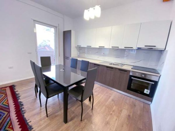 Tirane, jepet me qera apartament 2+1+BLK Kati 4, 100 m² 500 Euro (kodra e diellit)