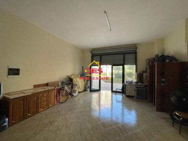 Vlore, shitet dyqan Kati 0, 57 m² 102.420 Euro (Lungomare Vlore)