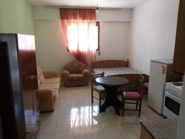Tirane, jepet me qera garsonier Kati 1, 32 m² 12.000 Leke (Kafe e Rremes)