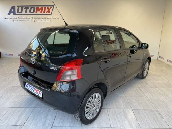 Tirane, shes makine Toyota YARIS Viti 2007, 5.600 Euro