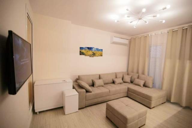 Tirane, jepet me qera apartament 1+1+BLK Kati 3, 44 m² 450 Euro (Condor Center)