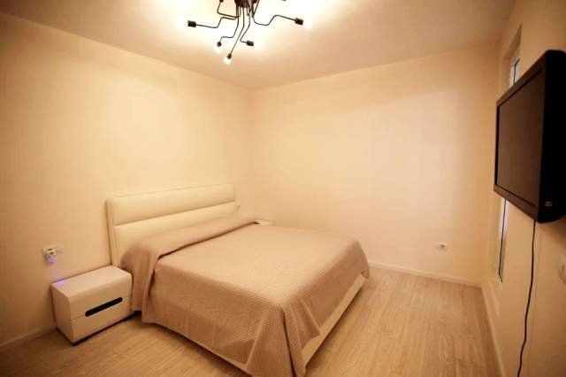 Tirane, jepet me qera apartament 1+1+BLK Kati 3, 44 m² 450 Euro (Condor Center)