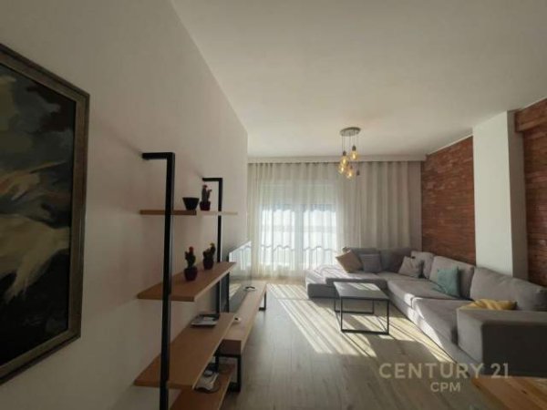 Tirane, jepet me qera apartament 1+1 Kati 5, 62 m² 600 Euro