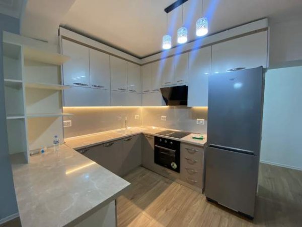 Tirane, shes apartament Kati 3, me verande, 127 m² 245.000 Euro (Faik Konica)