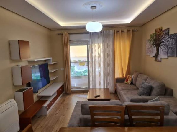 Tirane, jepet me qera apartament 2+1 Kati 3, 94 m² 550 Euro (Kompleksi Magnet)