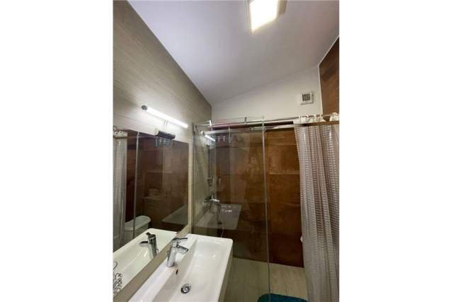 Tirane, jepet me qera apartament 2+1 Kati 2, 110 m² 1.100 Euro (Rezidenca Long Hill,)