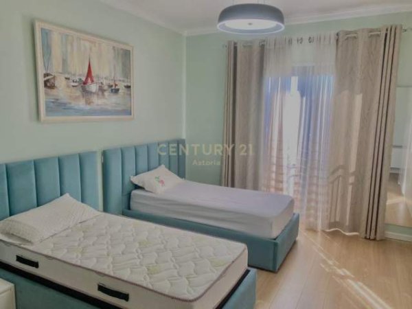 Tirane, jepet me qera apartament 2+1+A+BLK Kati 4, 121 m² 500 Euro