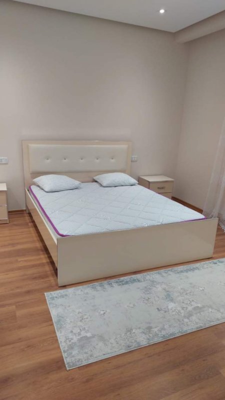 Tirane, jepet me qera apartament 1+1+BLK Kati 3, 75 m² 350 Euro (shote galica)