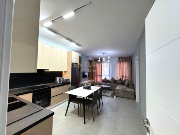 JAPIM ME QIRA APARTAMENT 2+1 NE UNAZE TE RE!, 550euro