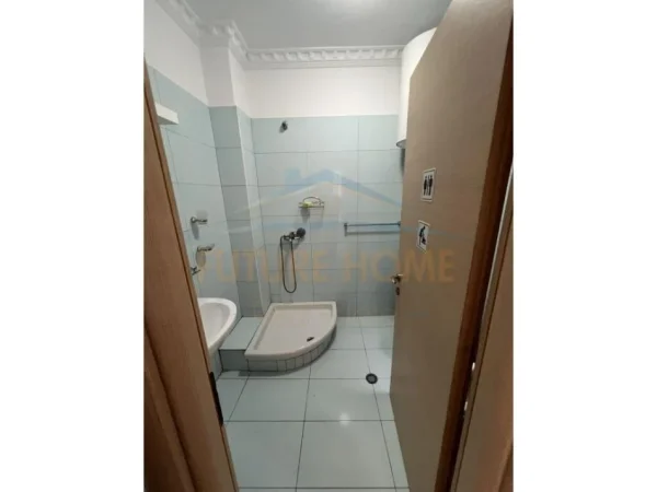 SHITET APARTAMENTI 2+1+2 NE ASTIR PRANE OZONIT