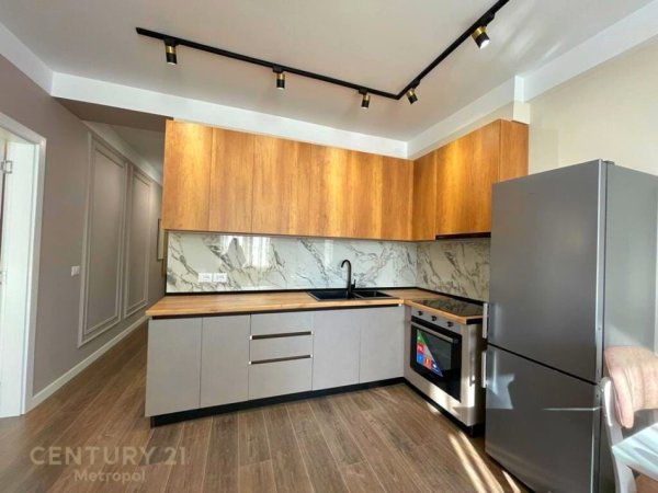 APARTAMENT PER QERA 1+1 PRANE KISHES KATOLIKE !, 750euro