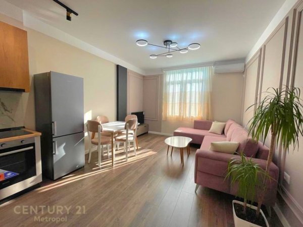 APARTAMENT PER QERA 1+1 PRANE KISHES KATOLIKE !, 750euro