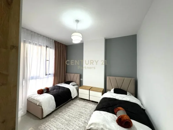 JAPIM ME QIRA APARTAMENT 2+1 NE UNAZE TE RE!